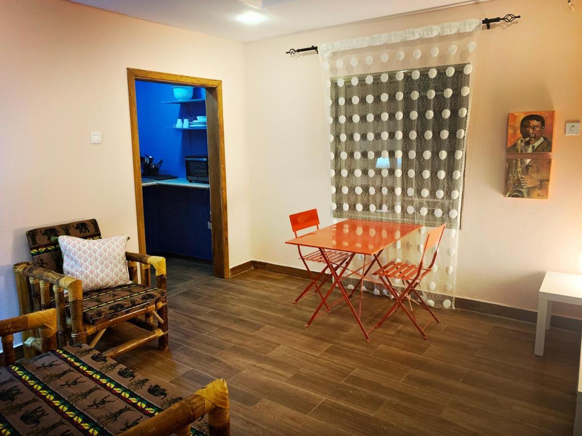 Bajo Kunda - Guesthouse Kololi Extérieur photo