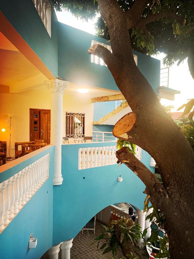 Bajo Kunda - Guesthouse Kololi Extérieur photo