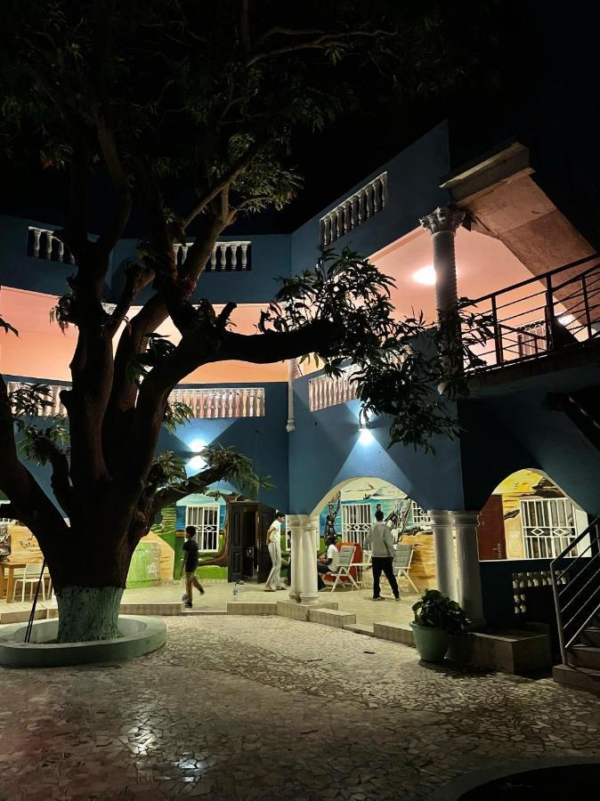 Bajo Kunda - Guesthouse Kololi Extérieur photo